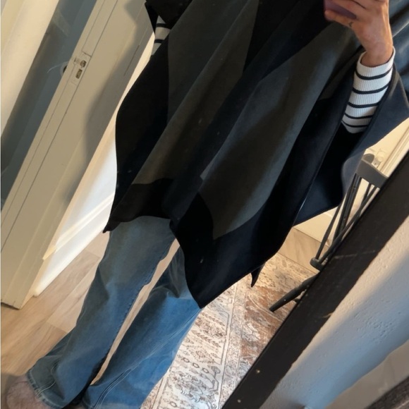 Woolrich Jackets & Blazers - Woolrich Womens Black Gray Fleece Poncho Cape One Size